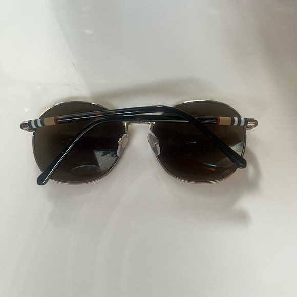 Burberry round Stylish Brown Sunglasses - Picture 2 of 4